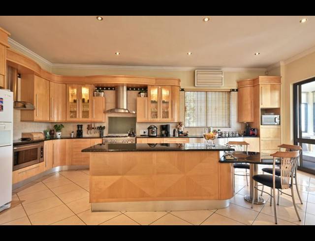 5 BEDROOM HOUSE FOR SALE IN GLENVISTA